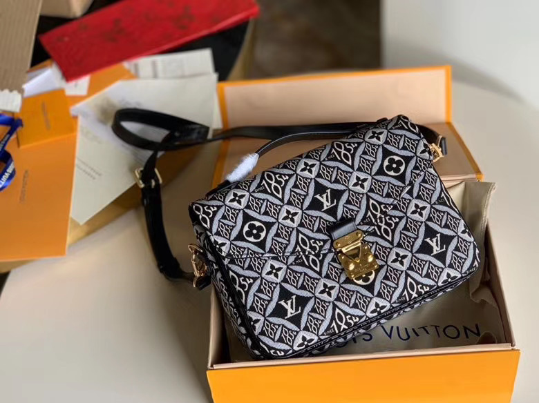 Louis vuitton SINCE 1854 POCHETTE METIS M57272