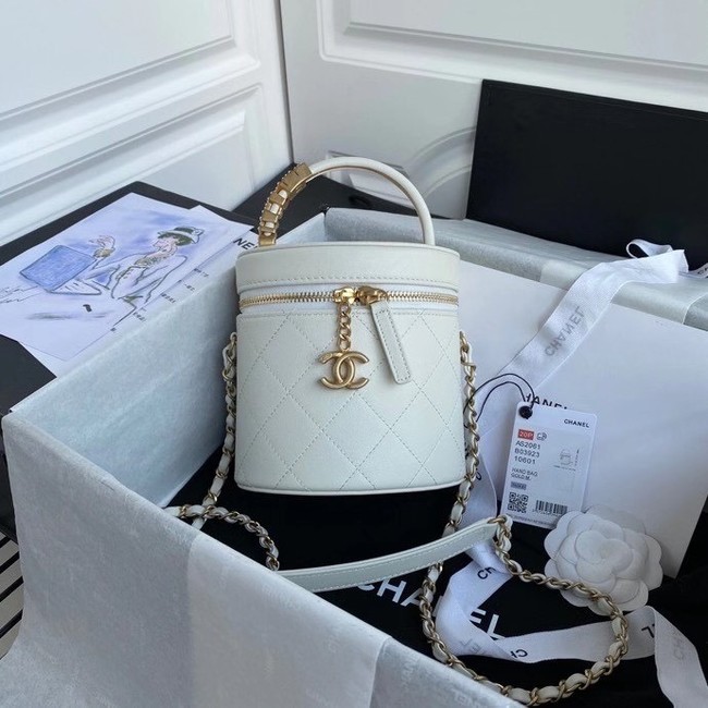 Chanel vanity case AS2061 white
