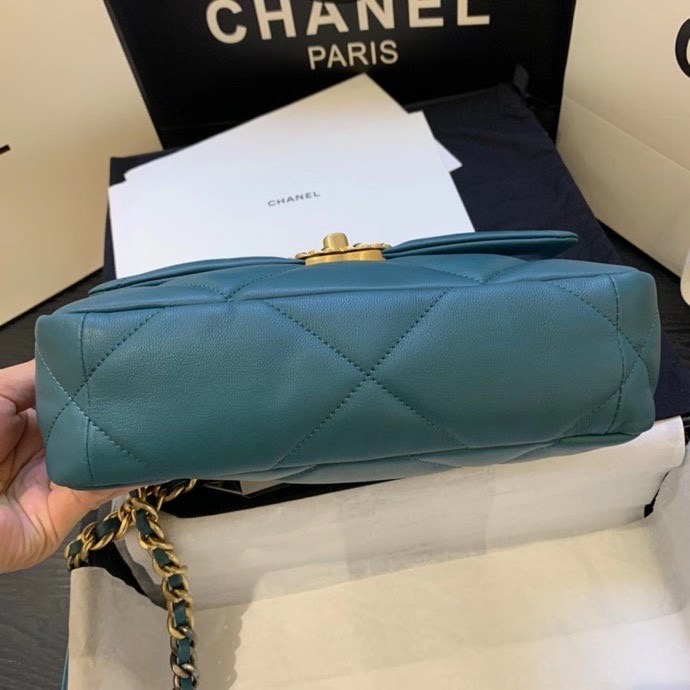 Chanel 19 flap bag AS1160 drak green