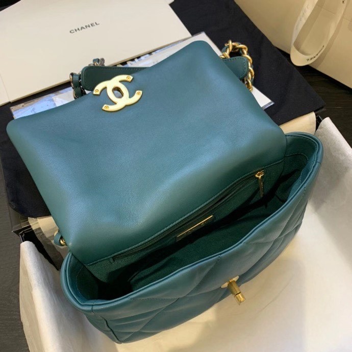 Chanel 19 flap bag AS1160 drak green