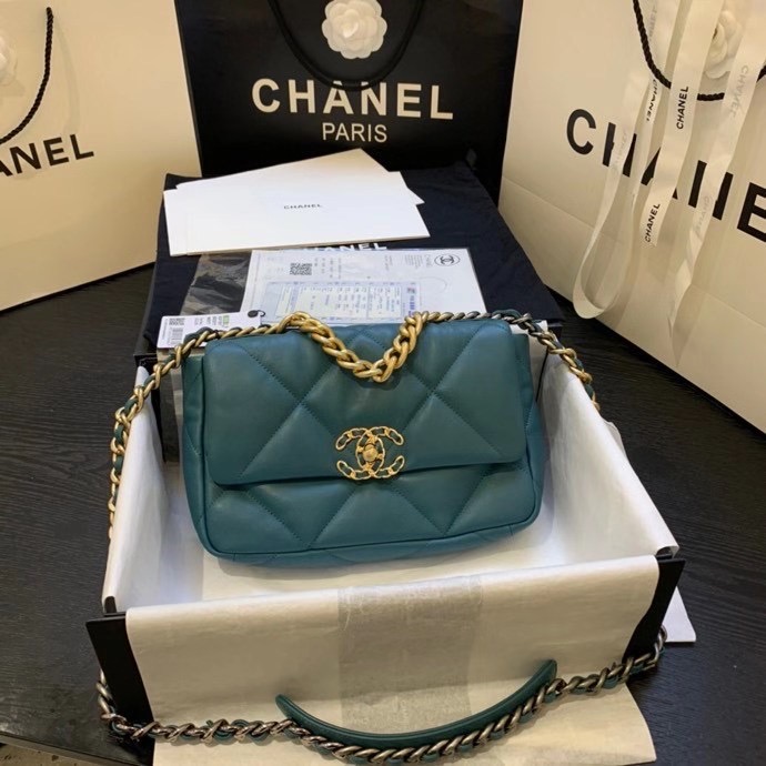 Chanel 19 flap bag AS1160 drak green