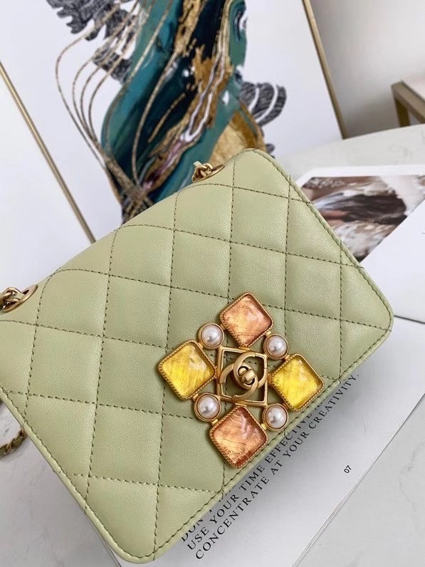 Chanel flap bag AS2259 green