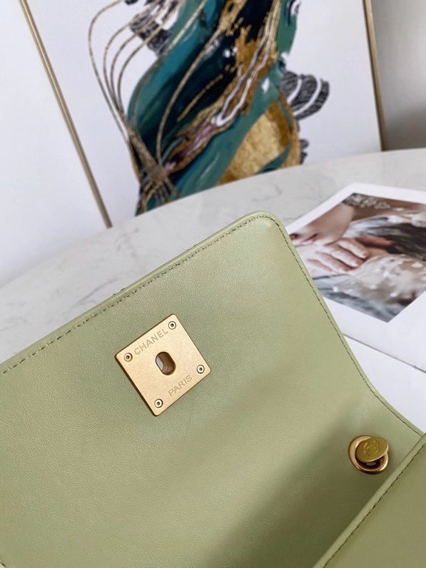 Chanel flap bag AS2259 green