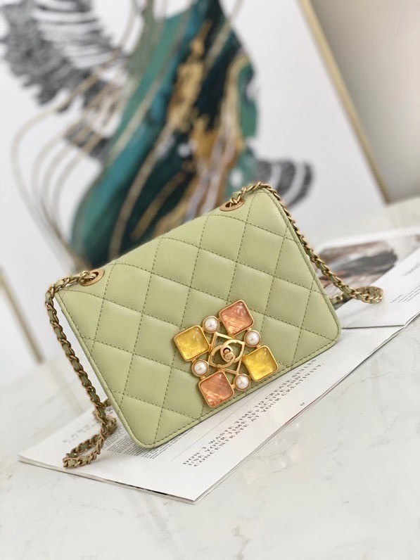 Chanel flap bag AS2259 green