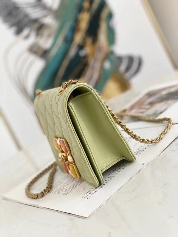 Chanel flap bag AS2259 green