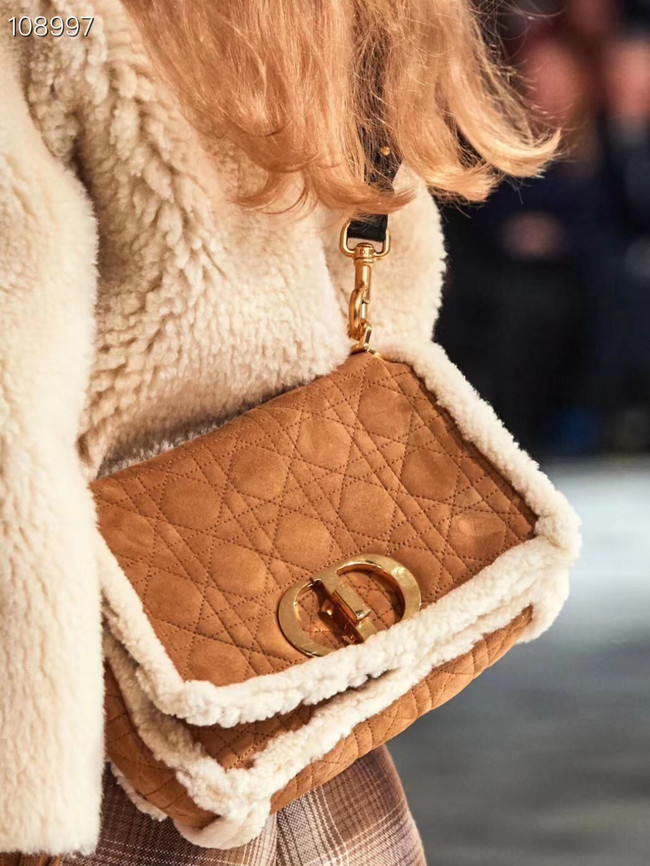 DIOR 30 MONTAIGNE CHAIN BAG Camel-Colored Shearling M9208