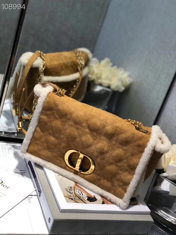 DIOR 30 MONTAIGNE CHAIN BAG Camel-Colored Shearling M9208