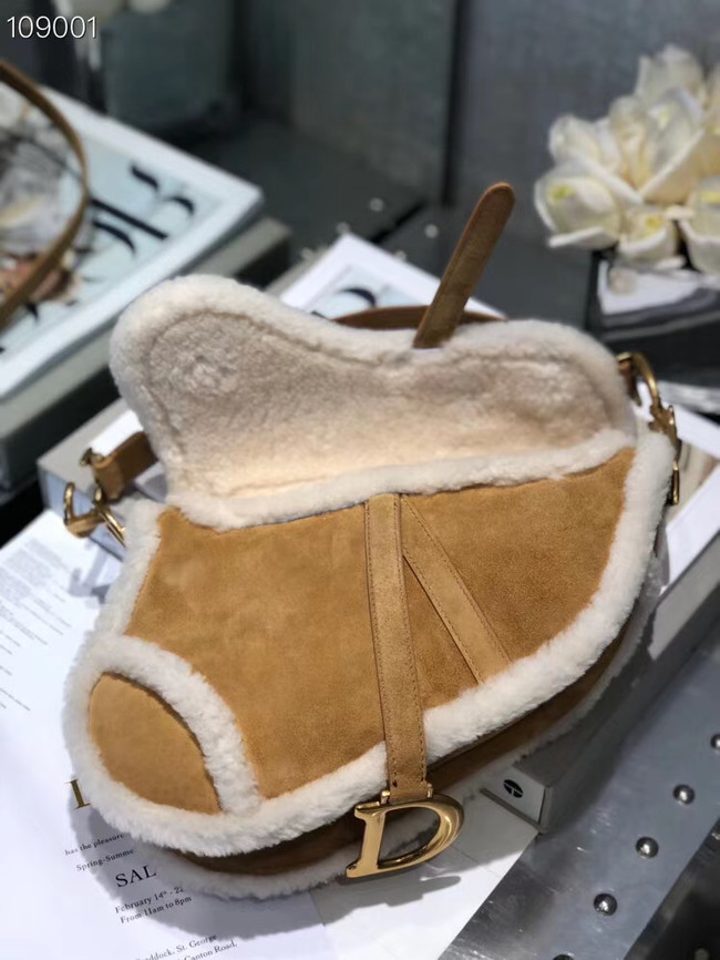 DIOR SADDLE BAG Camel-Colored Shearling M0446C