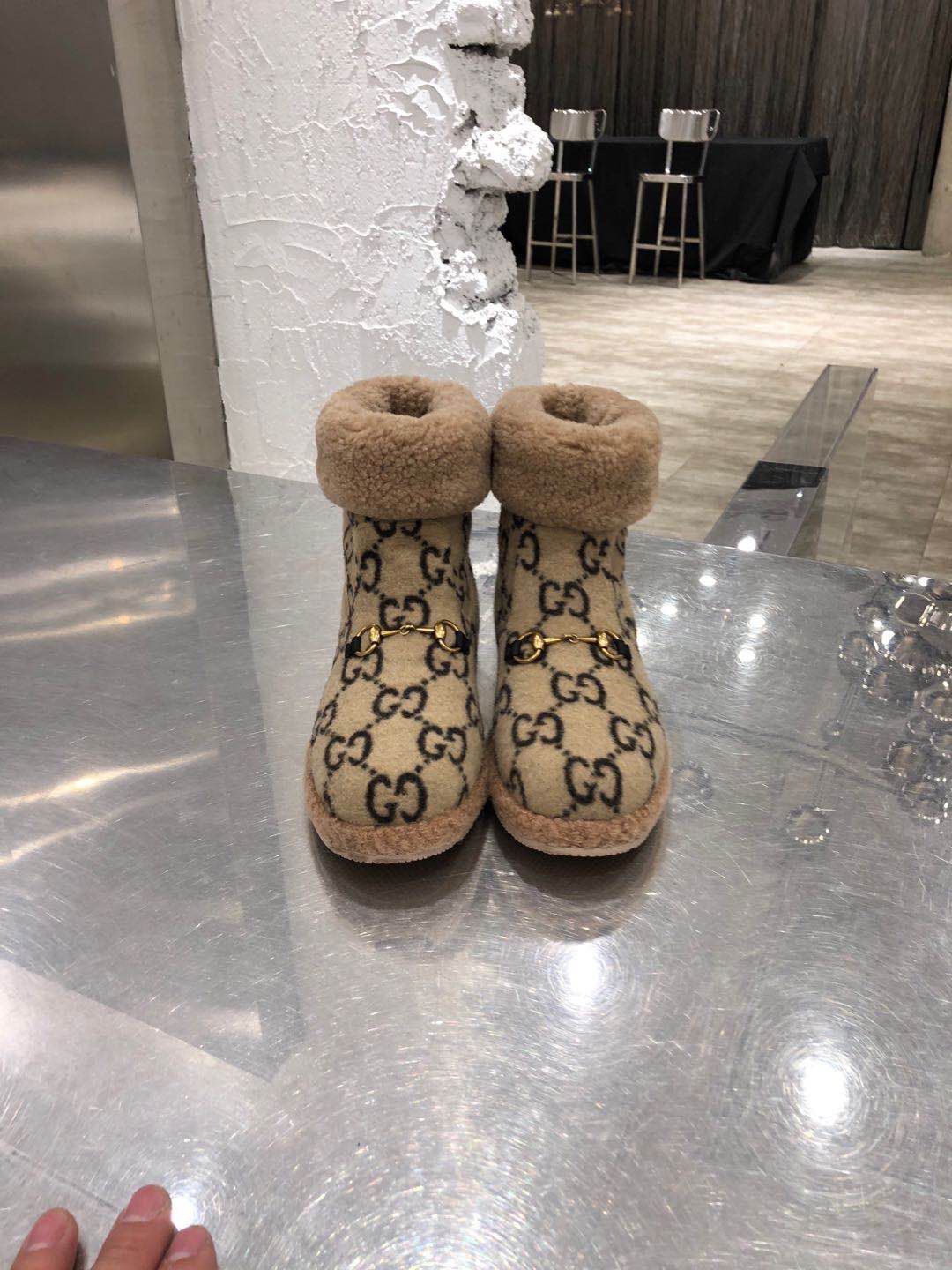 Gucci Boots Shoes GG5678