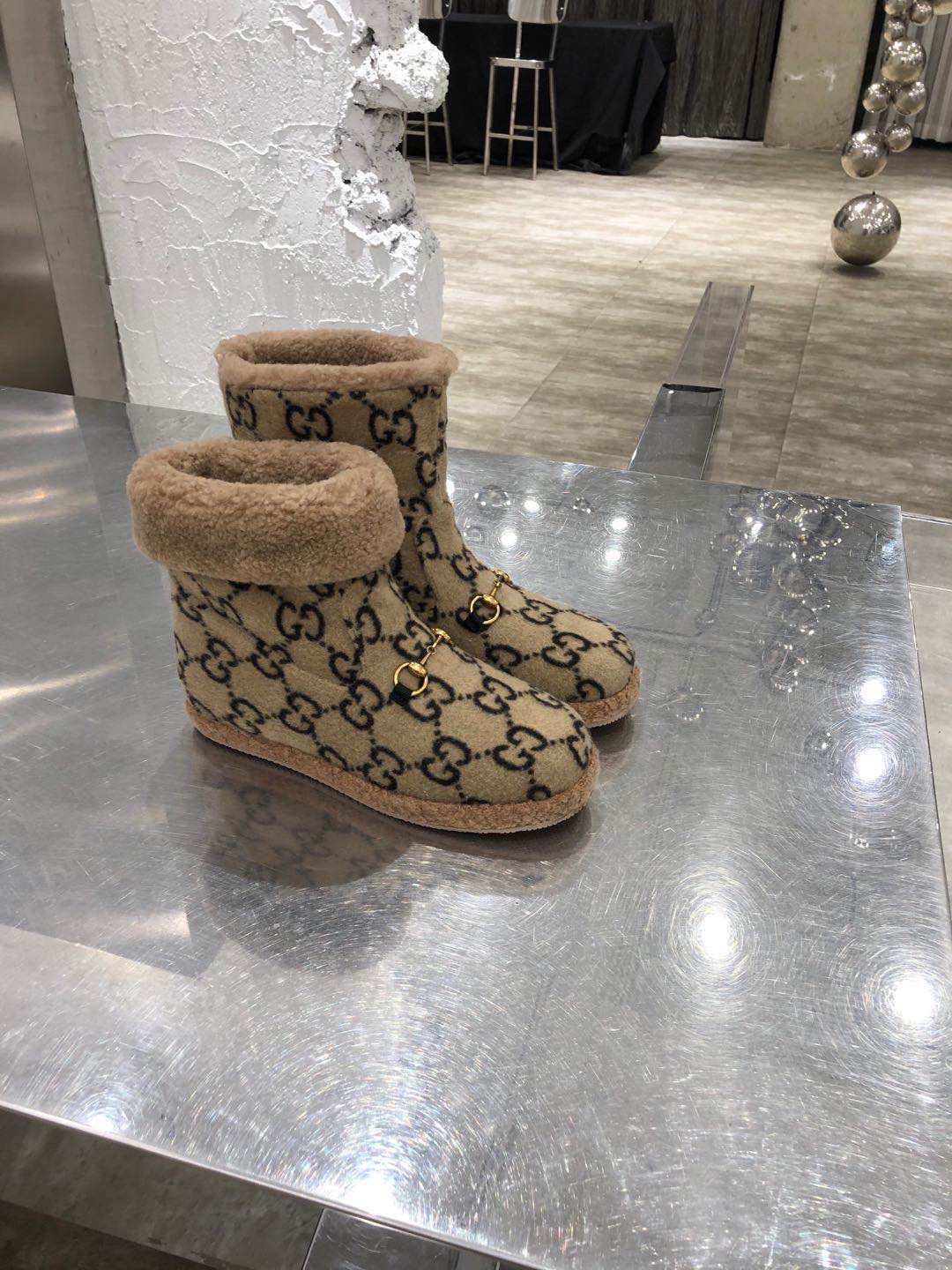 Gucci Boots Shoes GG5678