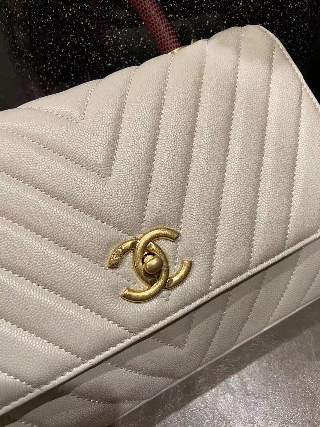 Chanel flap bag with red top handle V92991 white