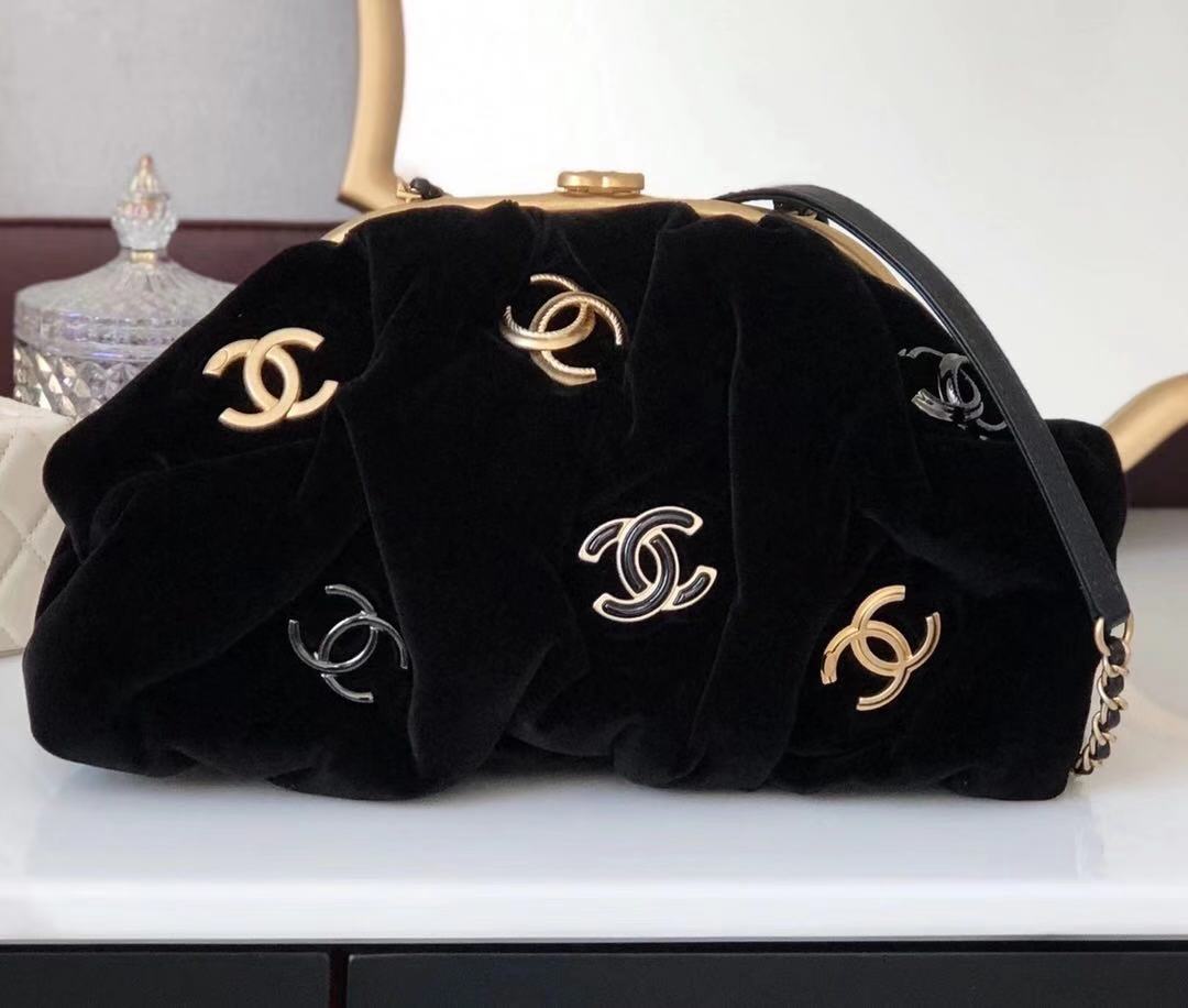 Chanel clutch AS2137 black