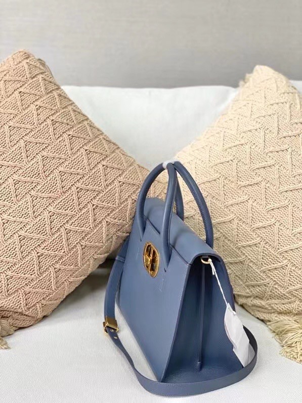 DIOR MEDIUM ST HONORE TOTE Grained Calfskin M9321UMBA blue
