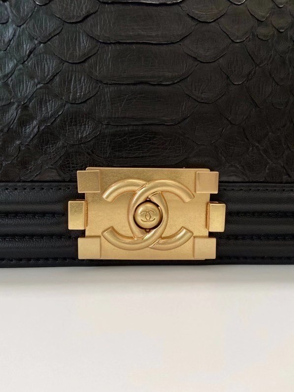 Boy Chanel Flap Shoulder Bag original Snake leather AS67086 black & Gold-Tone Metal 