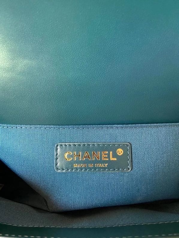 Boy Chanel Flap Shoulder Bag original Snake leather AS67086 blue