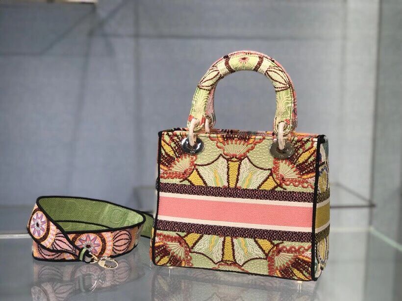 DIOR MEDIUM LADY D-LITE BAG Multicolor Tie & Dior Embroidery M0565OJb