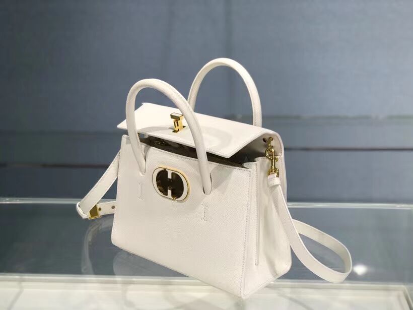 DIOR MEDIUM ST HONORE TOTE Grained Calfskin M9321UMBA white