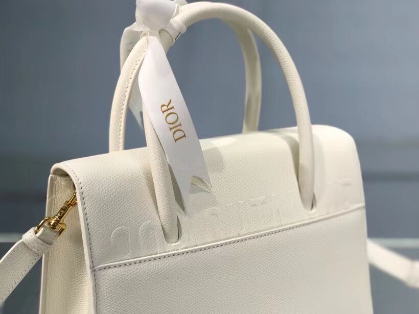 DIOR MEDIUM ST HONORE TOTE Grained Calfskin M9321UMBA white