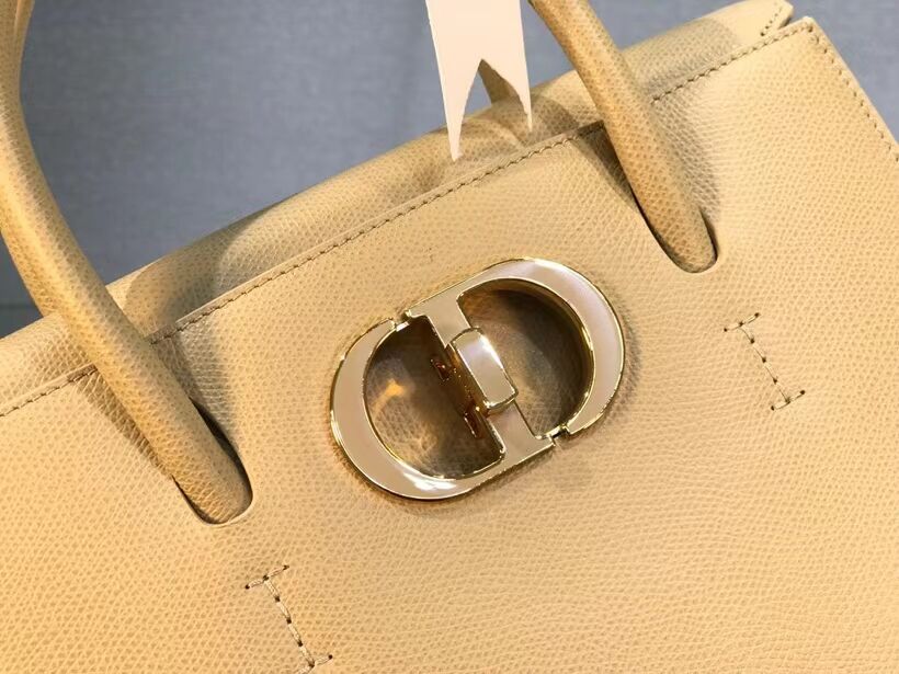 DIOR MEDIUM ST HONORE TOTE Grained Calfskin M9321UMBA Beige