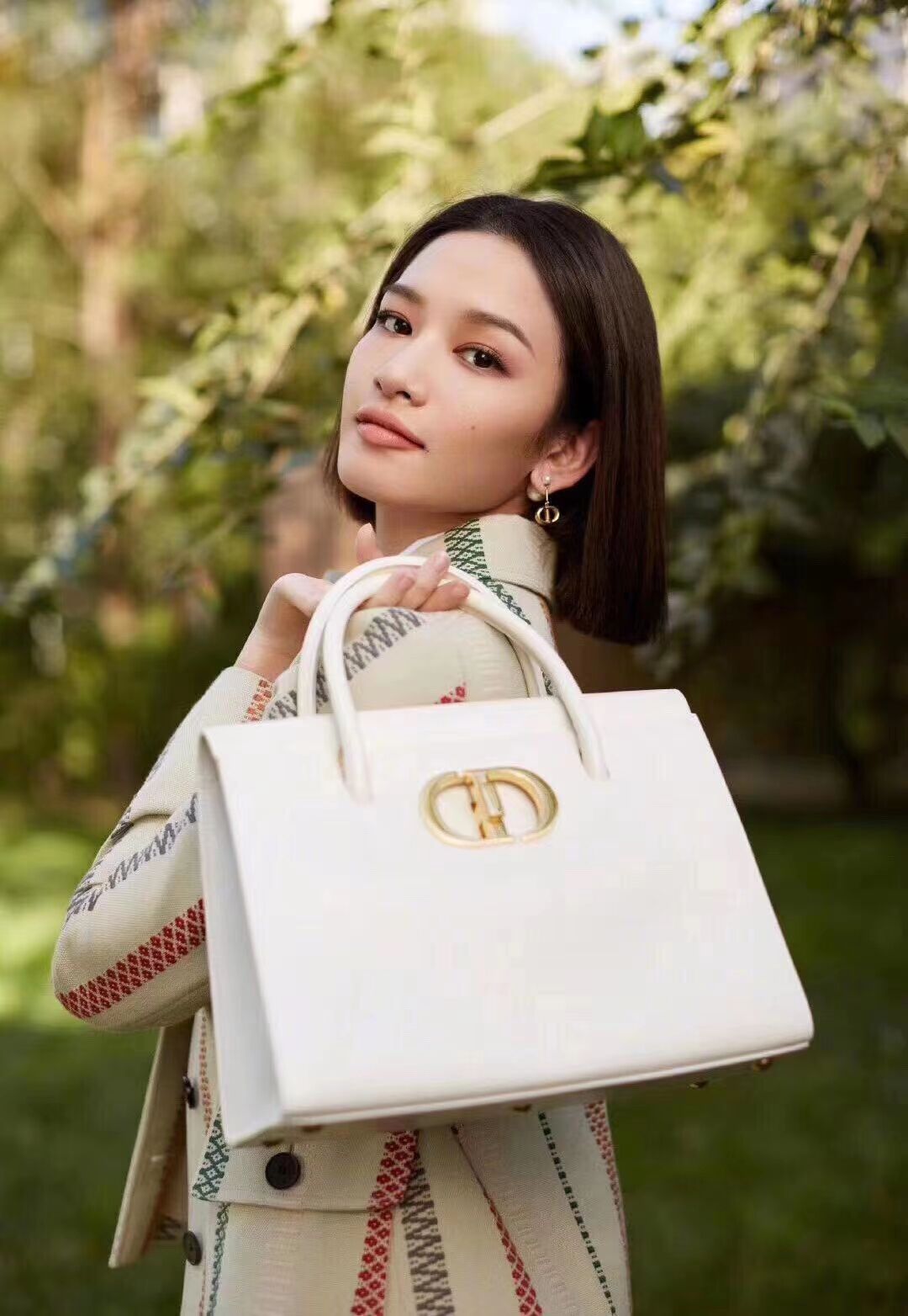 DIOR LARGE ST HONORE TOTE Grained Calfskin M9306UBAE WHITE