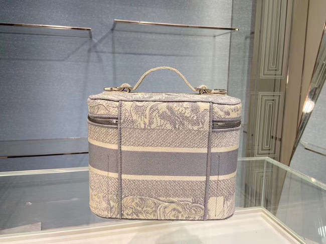 Dior Toile de Jouy Embroidery DIORTRAVEL VANITY CASE S5480V gray