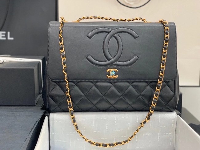 Chanel flap bag Lambskin & & Gold-Tone Metal A92233 black