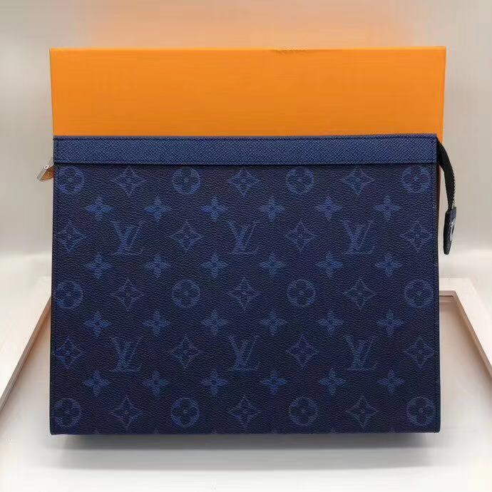 Louis Vuitton M61692 POCHETTE VOYAGE MM