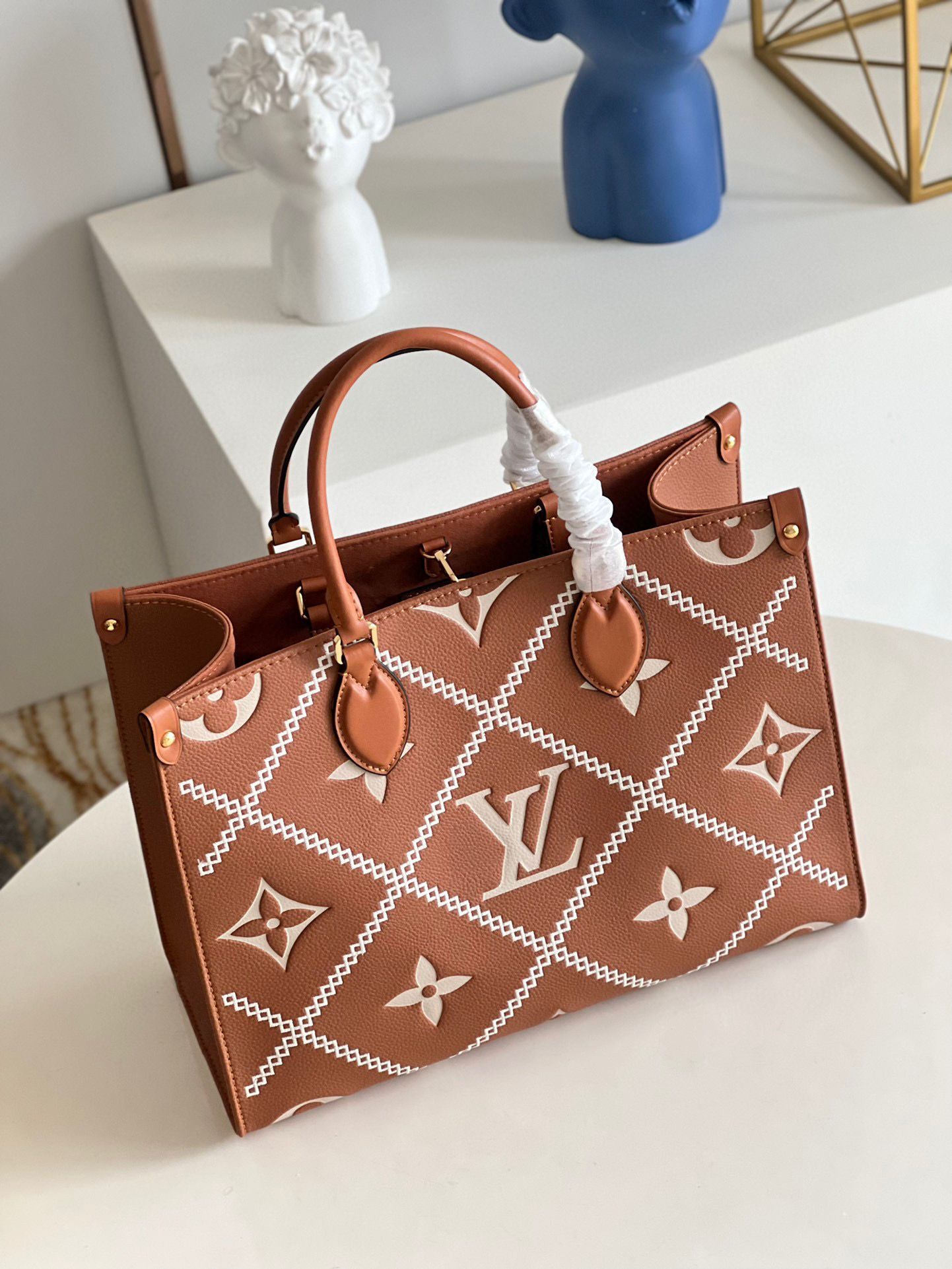 Louis Vuitton ONTHEGO MM M45595 Brown