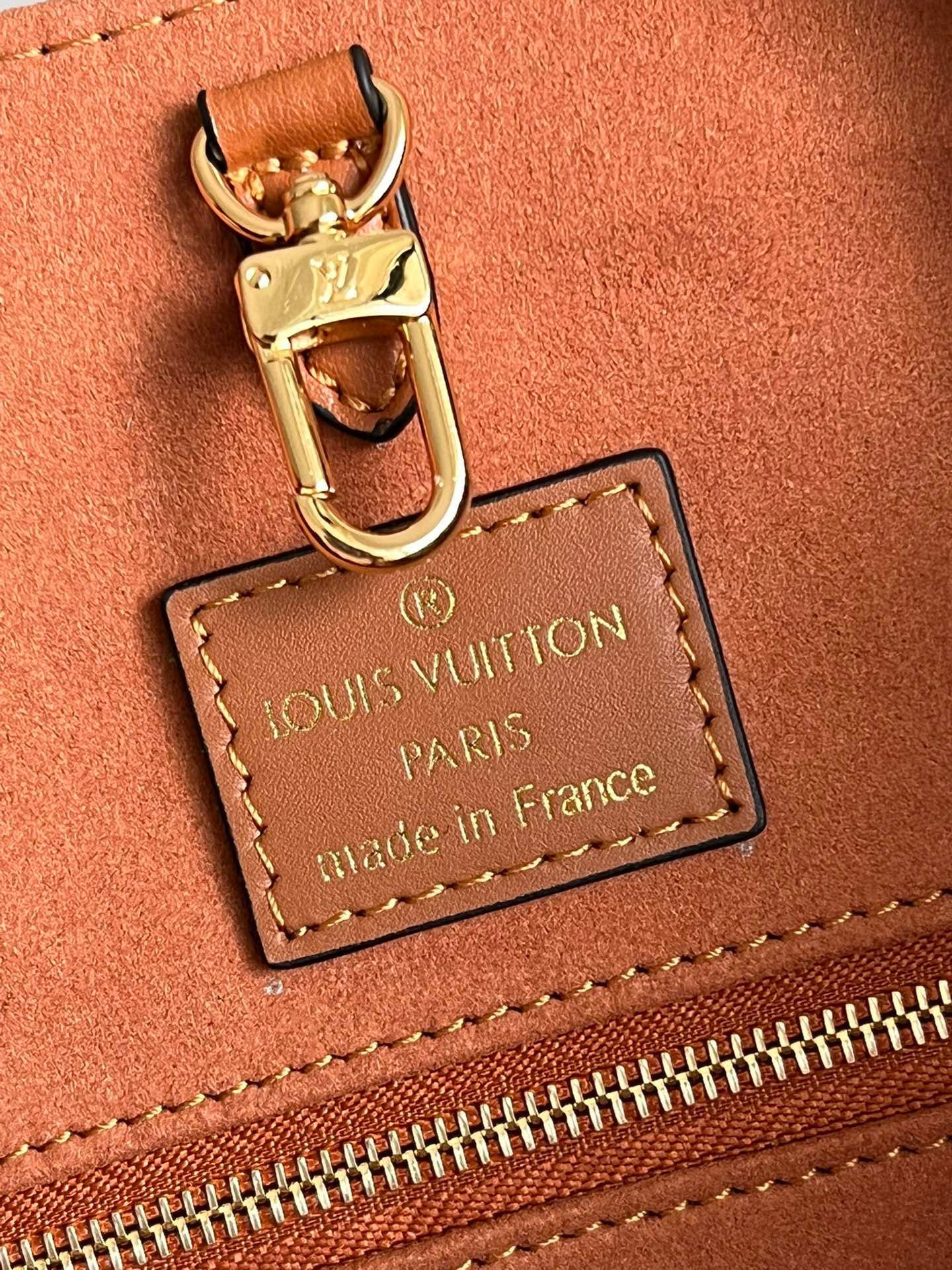 Louis Vuitton ONTHEGO MM M45595 Brown