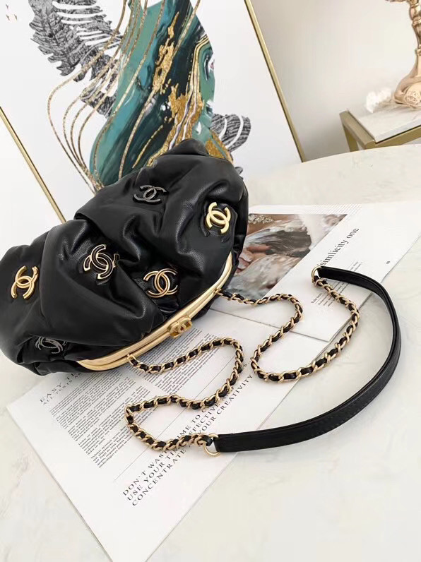 Chanel Lambskin clutch AS2137 black