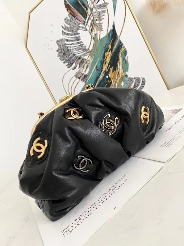 Chanel Lambskin clutch AS2137 black