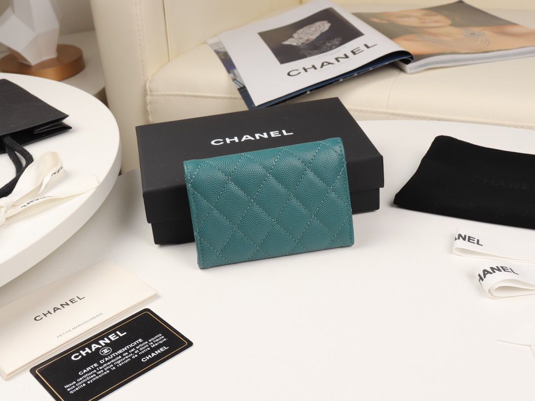 Chanel card holder Calfskin & Gold-Tone Metal A80799 Green