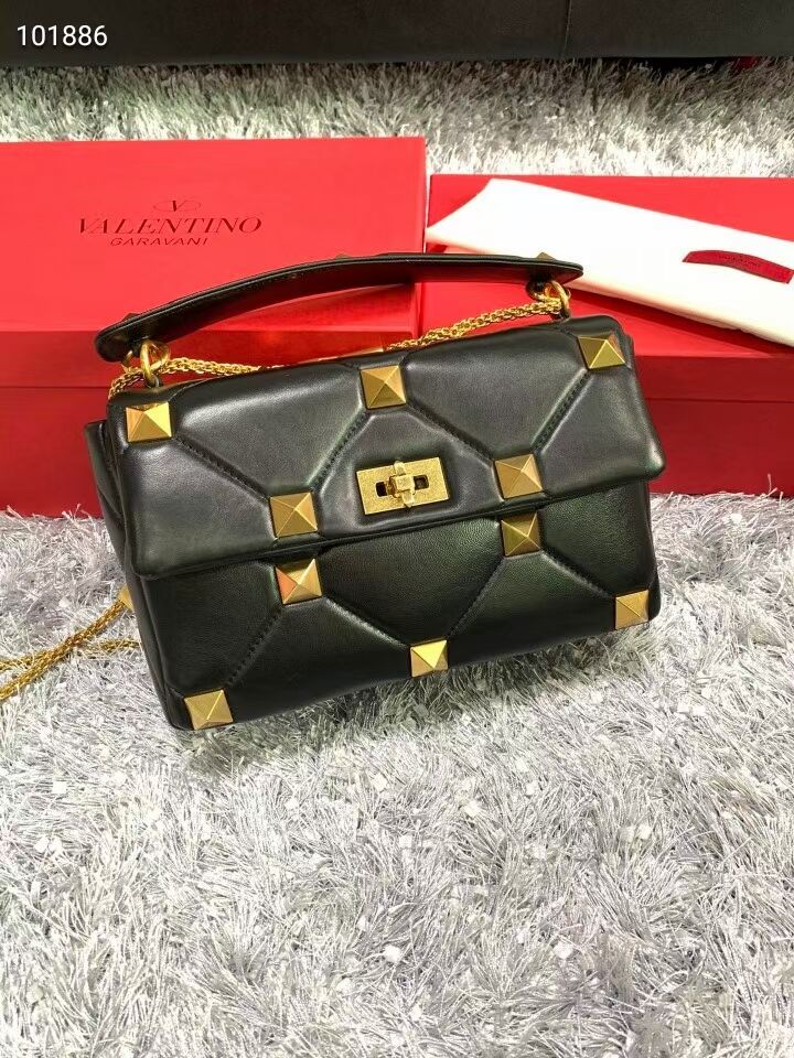 Valentino medium Garavani Roman Stud V2060 black