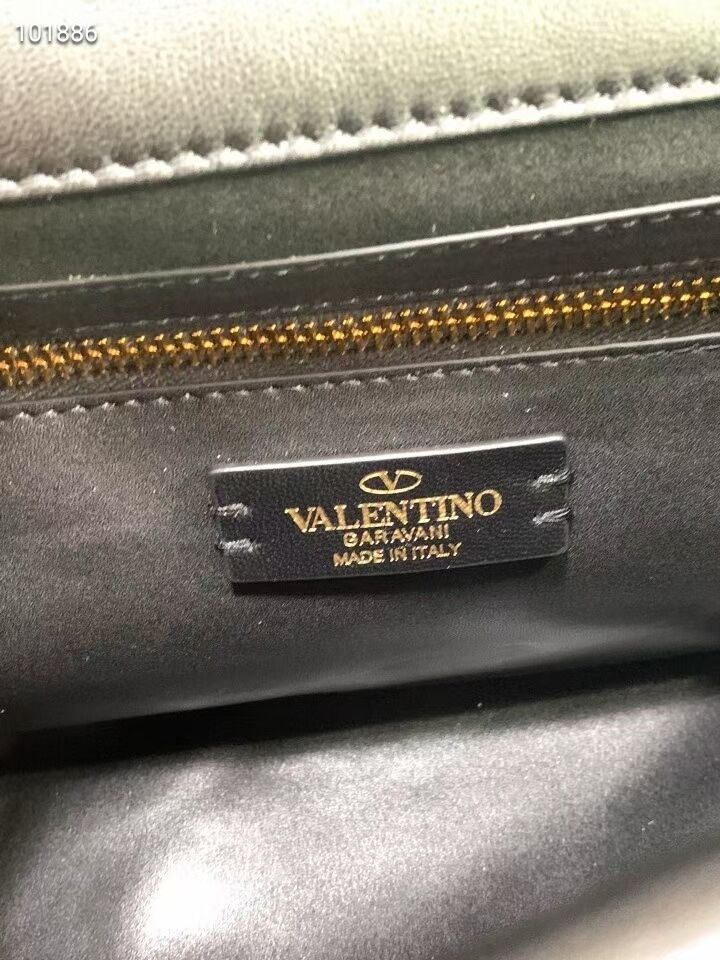 Valentino medium Garavani Roman Stud V2060 black