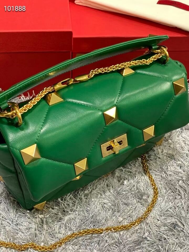 Valentino medium Garavani Roman Stud V2060 green