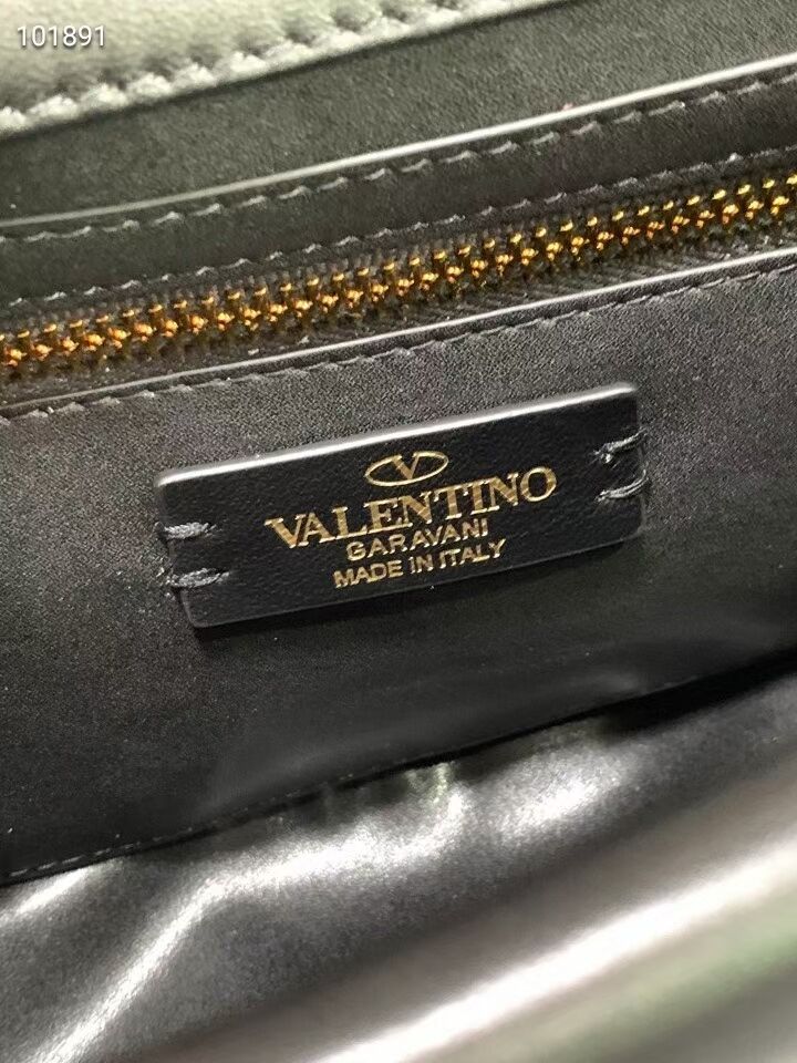 Valentino mini Garavani Roman Stud V2061 black