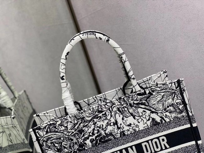 DIOR BOOK TOTE Latte Multicolor Dior Zodiac Embroidery M1287Z