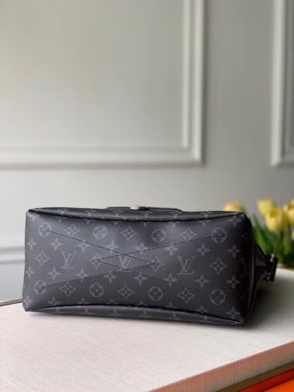 Louis Vuitton Monogram canvas M45216 black