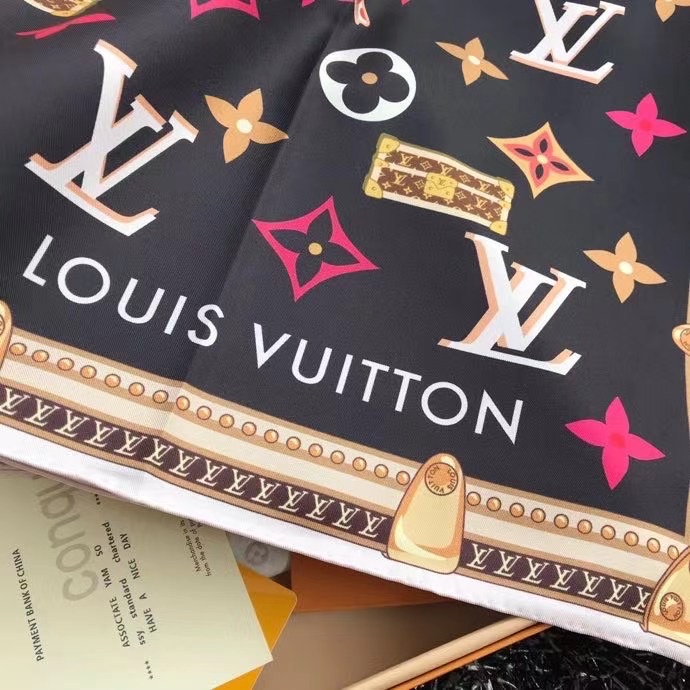 Louis Vuitton silk Scarf 77030-1
