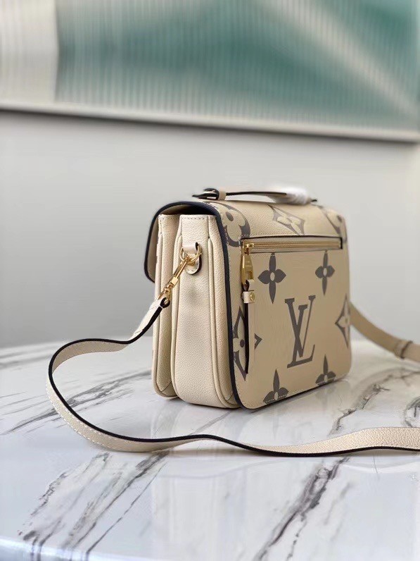 Louis Vuitton POCHETTE METIS - EXCLUSIVELY ONLINE M45596
