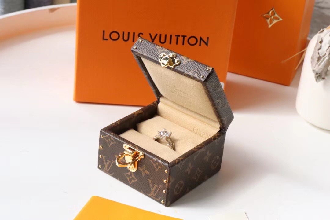 Louis Vuitton ECRIN DECLARATION M21010 apricot