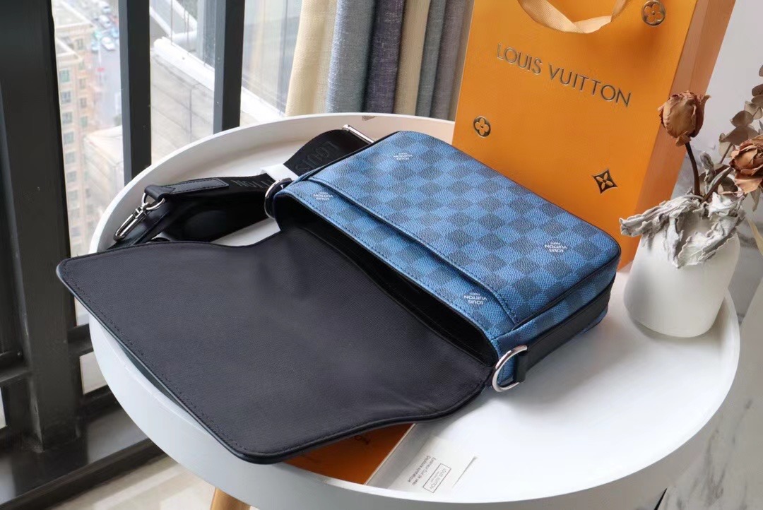 Louis Vuitton Original STUDIO MESSENGER N50026 blue