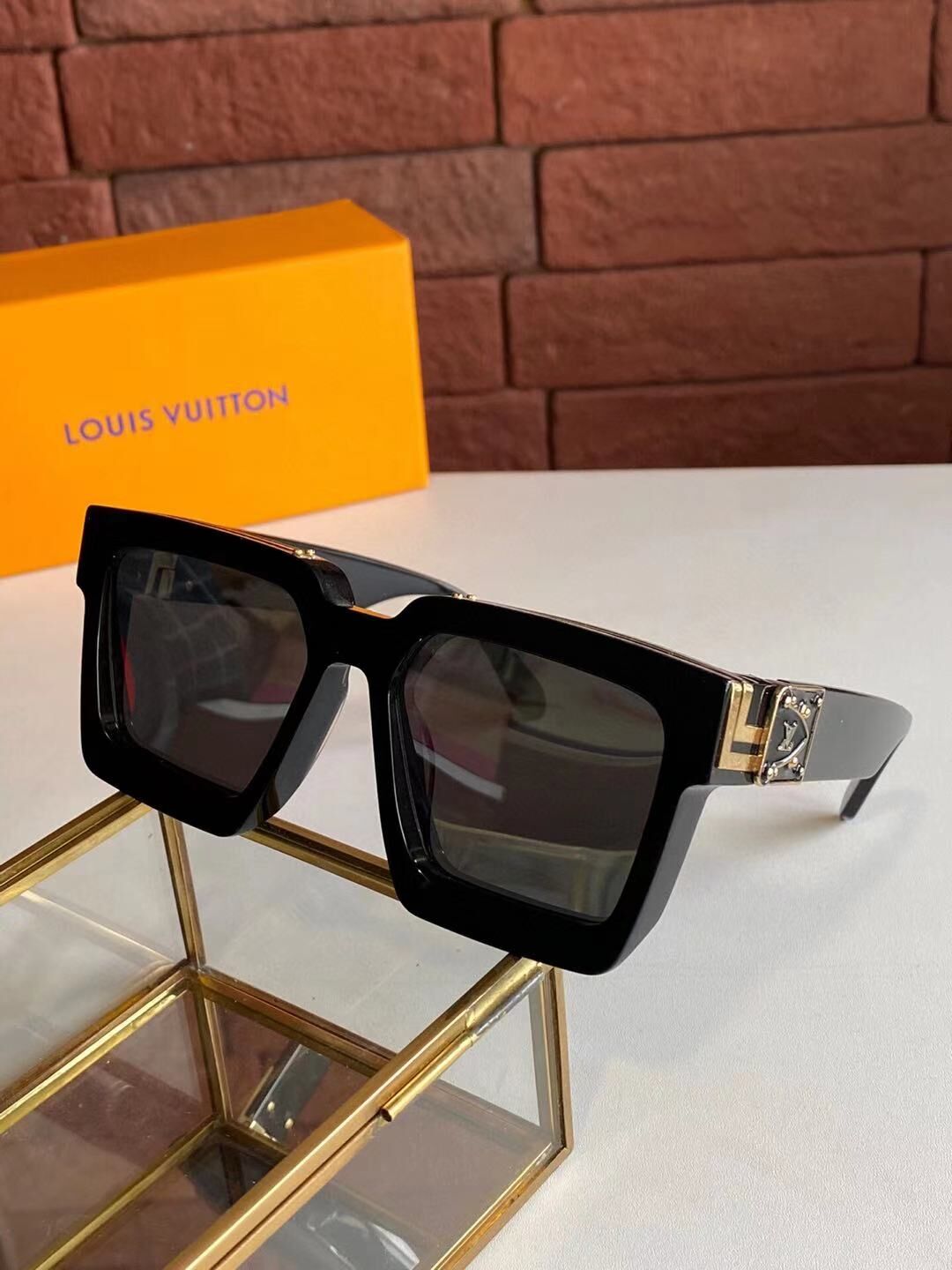 Louis Vuitton Sunglasses Top Quality LV8698 Black