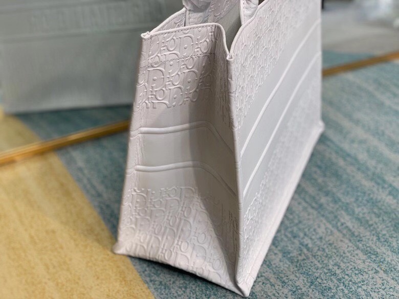 SMALL DIOR BOOK TOTE BAG IN Calfskin M1296Z white