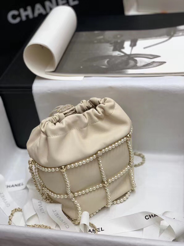 Chanel drawstring bag Lambskin & Gold Metal AS2388 white