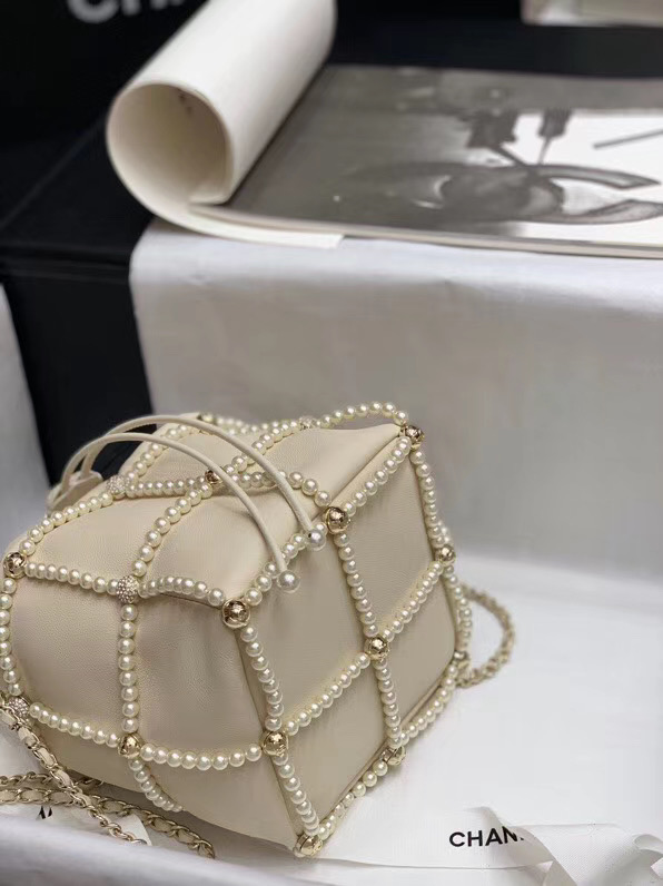 Chanel drawstring bag Lambskin & Gold Metal AS2388 white