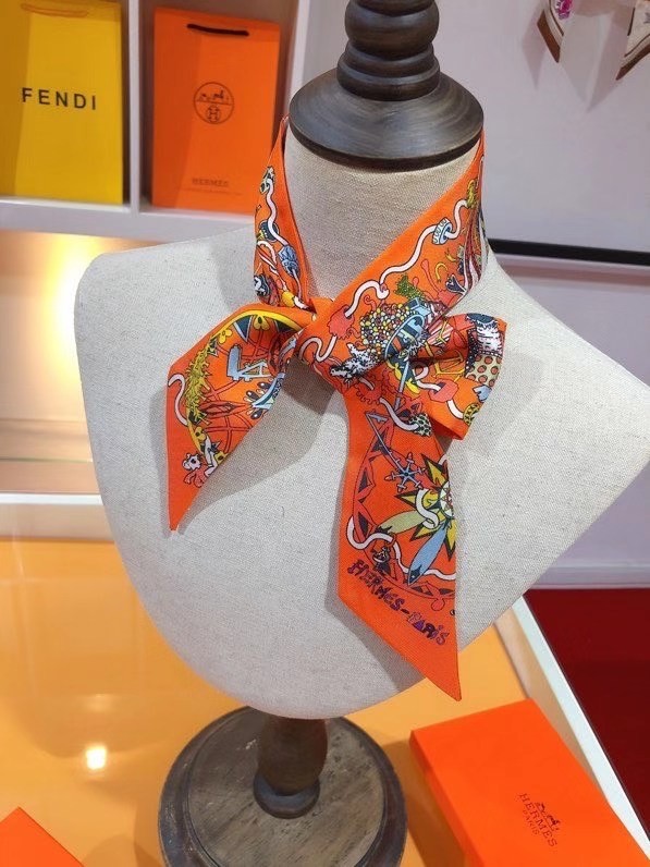 Hermes Twilly Small silk scarf H06353