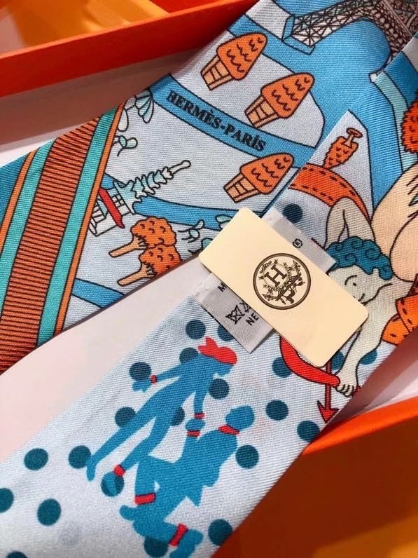 Hermes Twilly Small silk scarf H06357