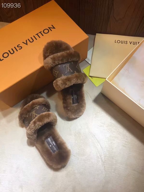 Louis Vuitton Shoes LV1065KK-3