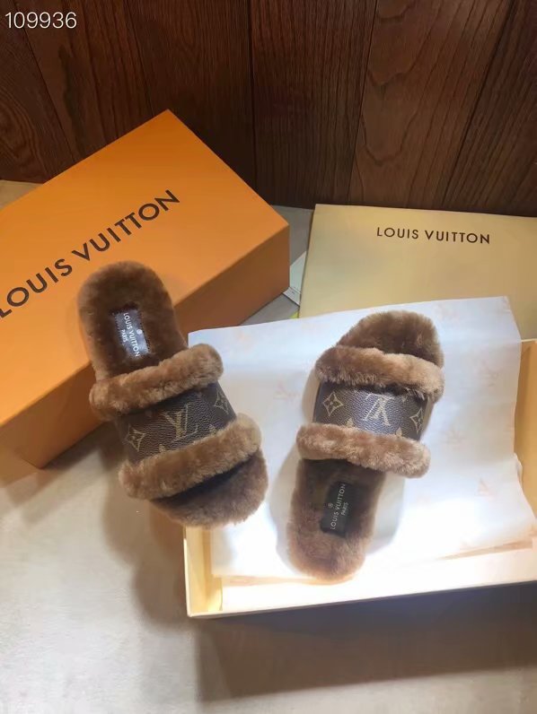 Louis Vuitton Shoes LV1065KK-3